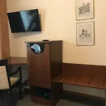 Hotel-nachtwaechter 2*