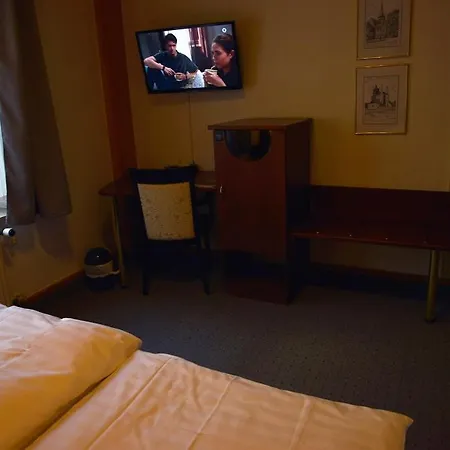 Отель Hotel-nachtwaechter Унна