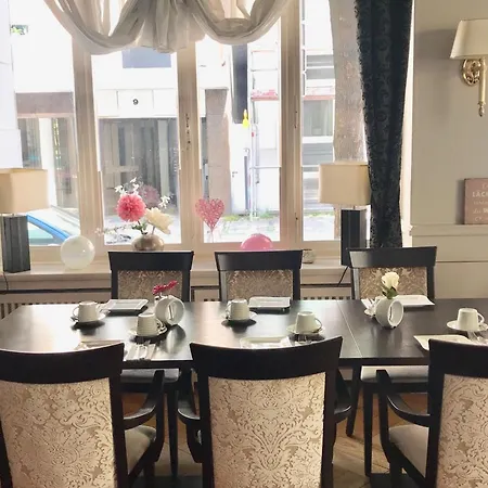 Hotel-nachtwaechter Hotel 2*