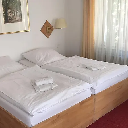 Hotel-nachtwaechter Hotel 2*