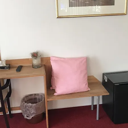 Hotel-nachtwaechter 2* Унна