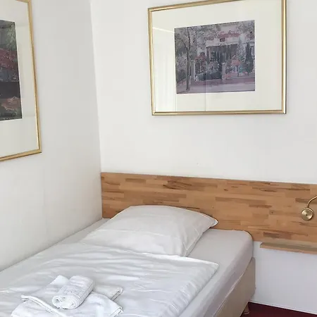 Отель Hotel-nachtwaechter